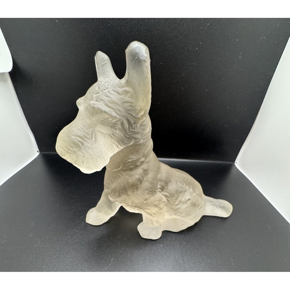 Vintage L.E. Smith Satin Frosted Glass Scottish Terrier Dog Figurine 4.5" Tall